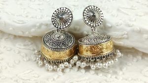 Какие серьги выбрать для новогодней ночи под платье с одним плечом