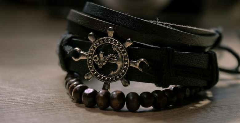 Какие браслеты выбрать для морского стиля?