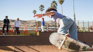 Какие браслеты выбрать для спортивного стиля (sport‑chic)?