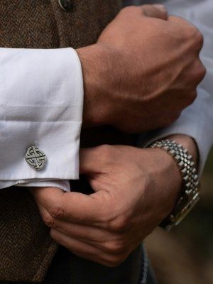 Какие украшения выбрать для мужчины-бизнесмена