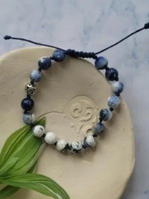 Какие украшения выбрать для женщины 50+