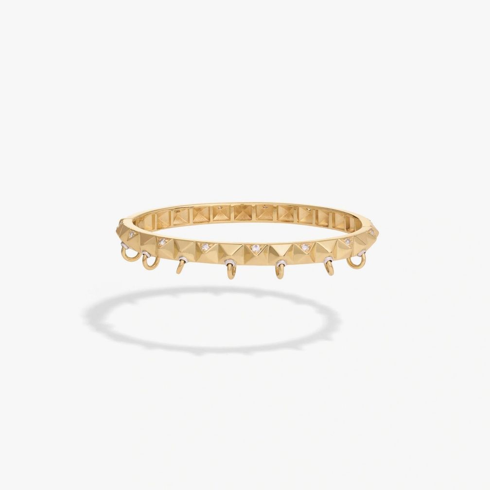 Браслет Pyramid («Пирамида») из серебра, покрытого 14-каратным золотом, с выращенными в лаборатории сапфирами