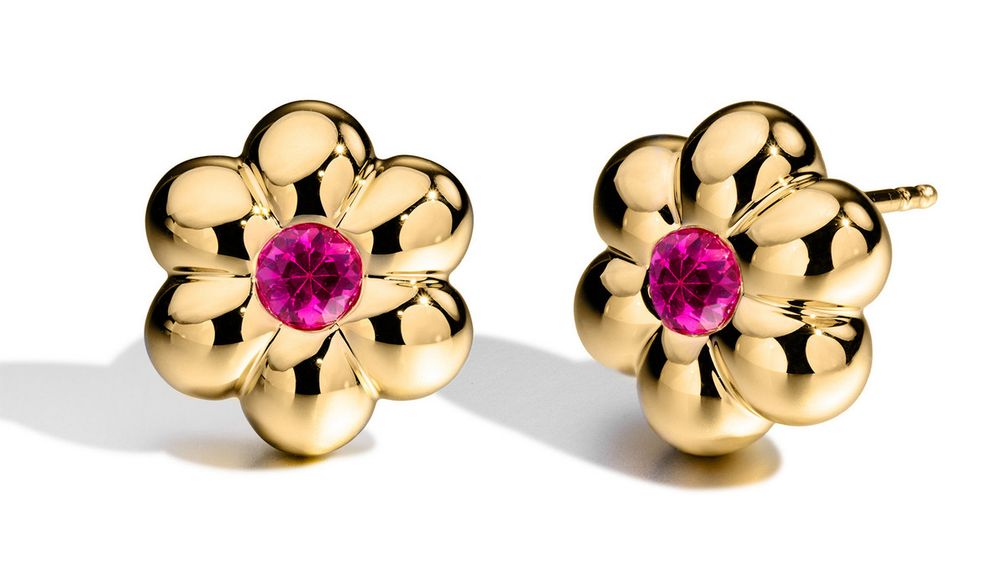 Серьги-гвоздики Flower Puff с розовыми сапфирами в 18-каратном желтом золоте