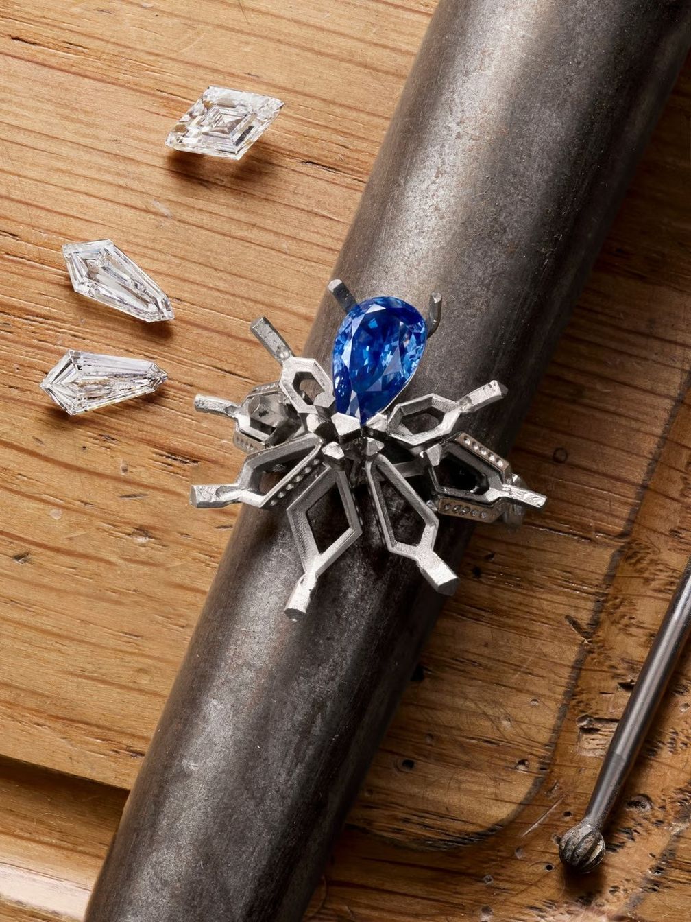 Создание украшения из коллекции Cartier En Équilibre