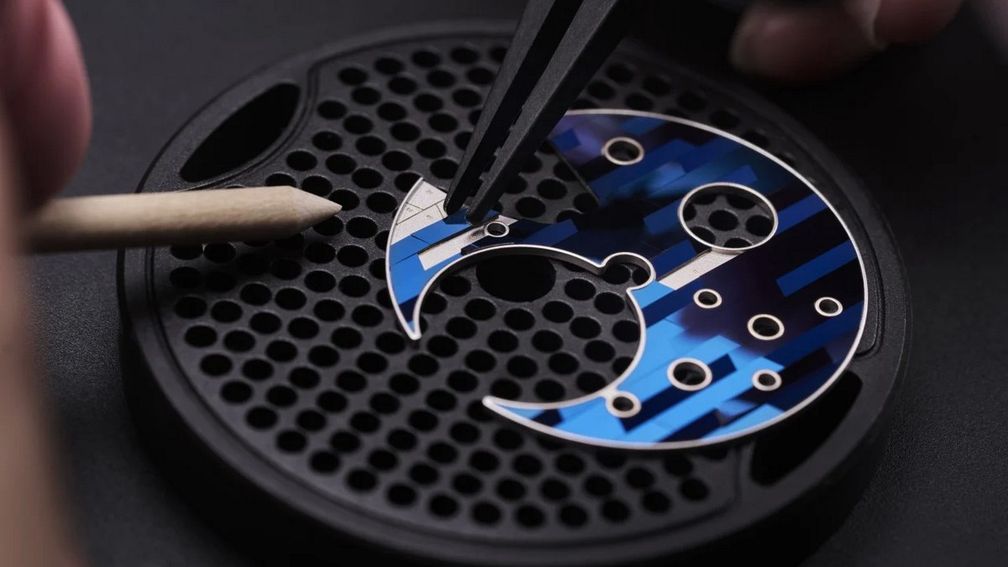 Изготовление часов Blast Free Wheel Marquetry от Ulysse Nardin