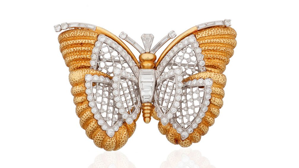 Брошь от David Webb в виде бабочки с бриллиантами