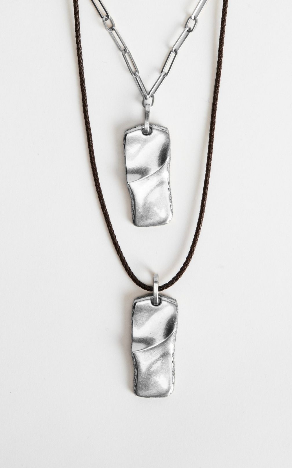 Кулон от The TwentyFour Six. Фото: Лулия Матей / The TwentyFour Six