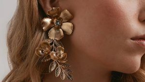 Сара Билер Сассон превращает украшения и аксессуары для волос в искусство