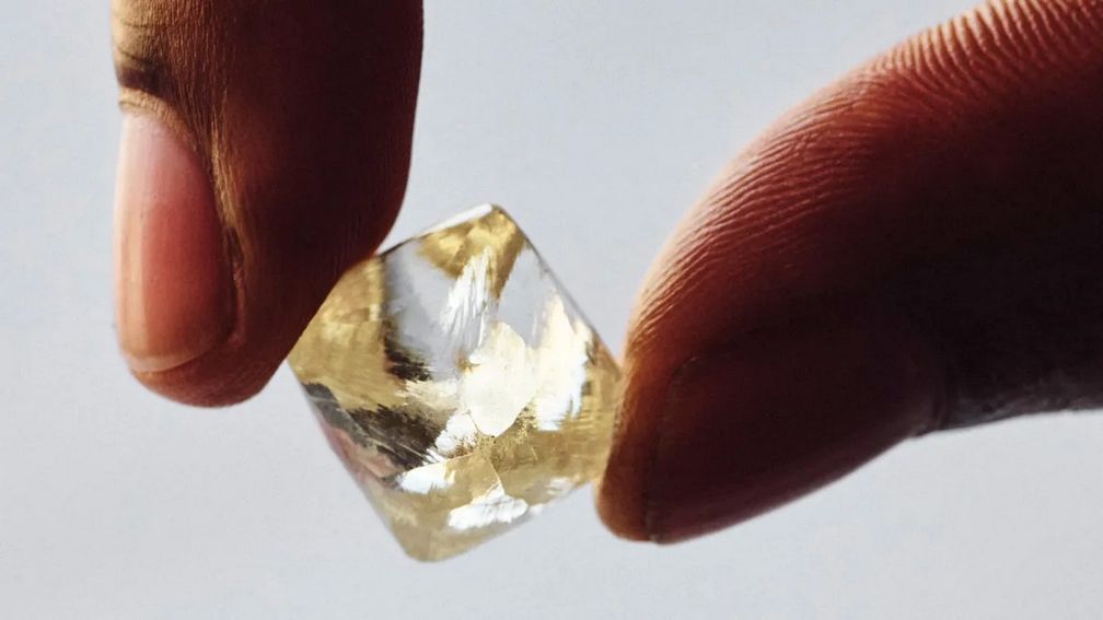Алмаз из Намибии весом 56 карат. Фото: Yoann & Marco 