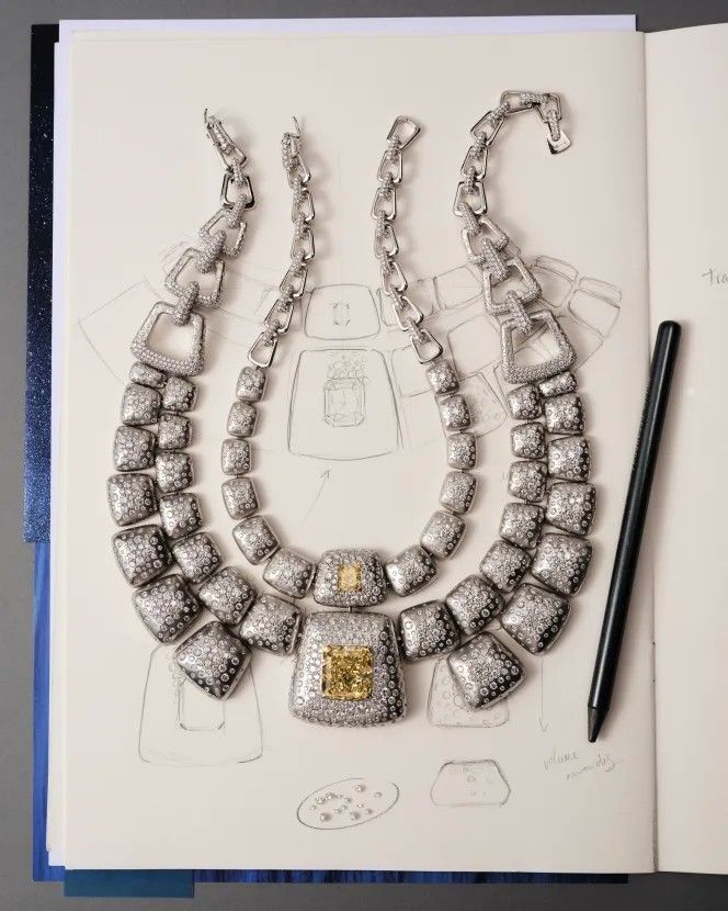 Колье Kalahara («Калахари») из коллекции Messika 2025 года. Фото: Yoann & Marco
