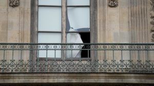 В Лувре новый директор после кражи королевских драгоценностей