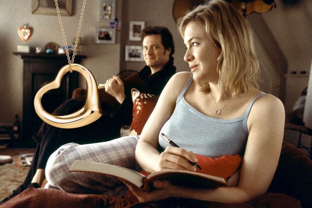 TIFFANY & CO.: кулон Elsa Peretti Open Heart из желтого золота. Рене Зеллвегер носит этот кулон в фильме «Бриджит Джонс: Грани разумного» (Бибан Кидрон, 2004. Предоставлено Universal Studios, Studio Canal и Miramax Film Corp.)