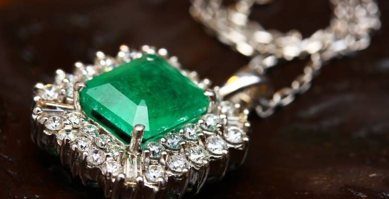 Какие камни подходят Девам для привлечения любви