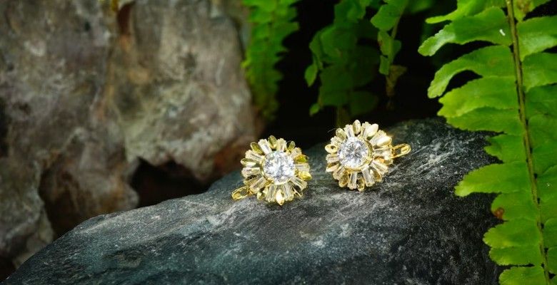 Ювелирный подарок на 10000 рублей: 5 лучших идей с натуральными камнями