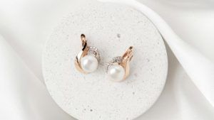 Ювелирный подарок на 3000 рублей: 5 лучших идей с натуральными камнями