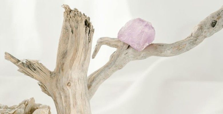 Почему потускнел кунцит и можно ли вернуть ему цвет