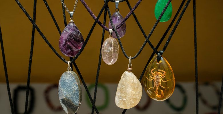 Какие камни подходят Скорпионам для привлечения любви