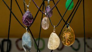 Какие камни подходят Скорпионам для привлечения любви