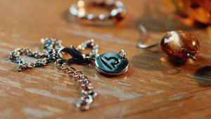 Какие камни подходят Весам для привлечения любви