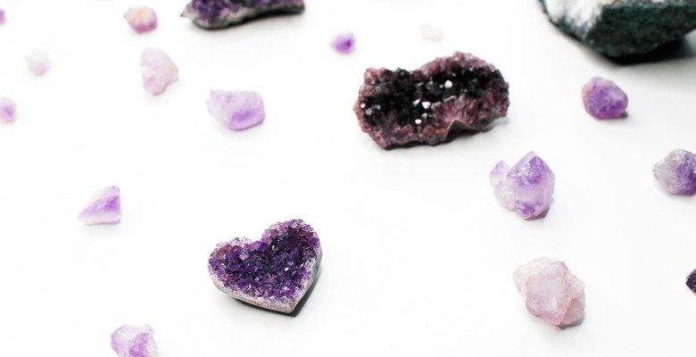 Какие камни подходят Козерогам для привлечения любви