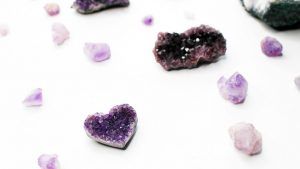 Какие камни подходят Козерогам для привлечения любви