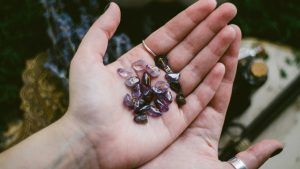 Какие камни подходят Водолеям для привлечения любви