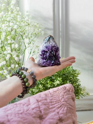 Какие камни подходят Ракам для привлечения денег