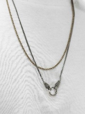 Почему на цепочке появились черные пятна