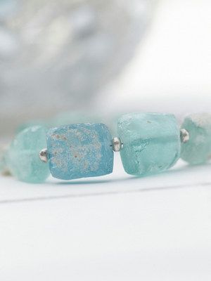 Какие камни подходят Водолеям для привлечения любви