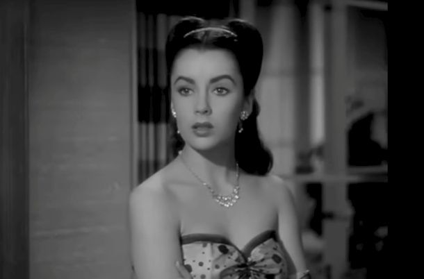 Бриллианты Элизабет Тейлор ослепляют блеском в клипе Тейлор Свифт