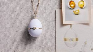 Шоколадные пасхальные яйца? Или инкрустированные бриллиантами?