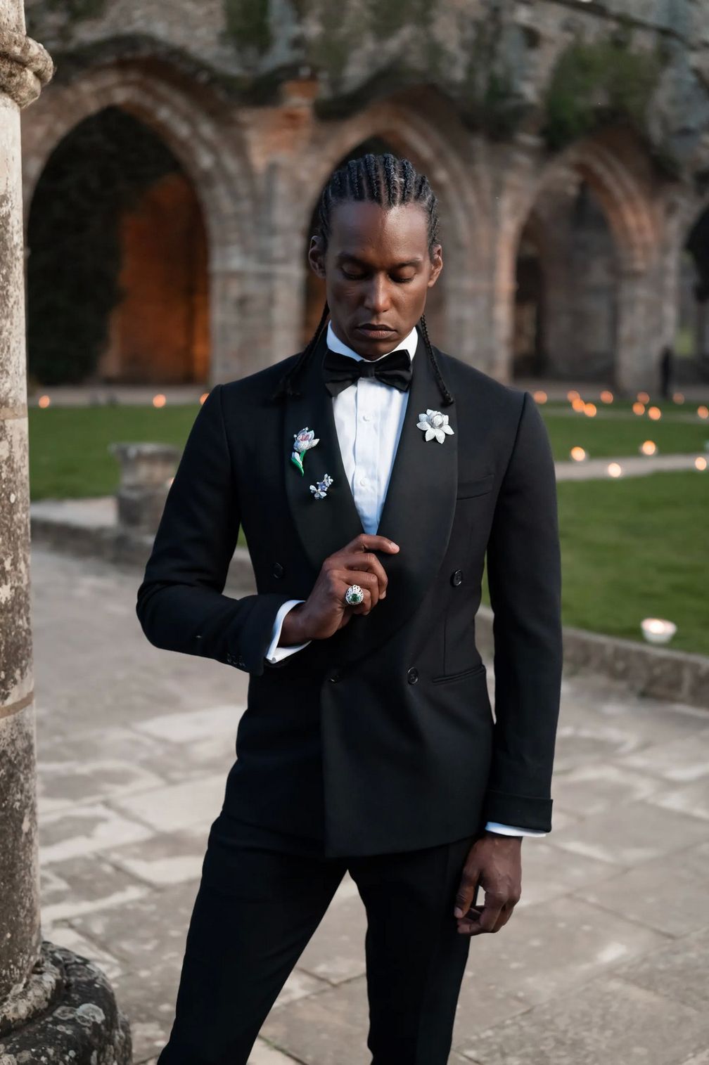 Модель демонстрирует украшения из последней коллекции ювелирных изделий высокого класса от Chaumet. Фото: Жан Пикон / Фото предоставлено Chaumet