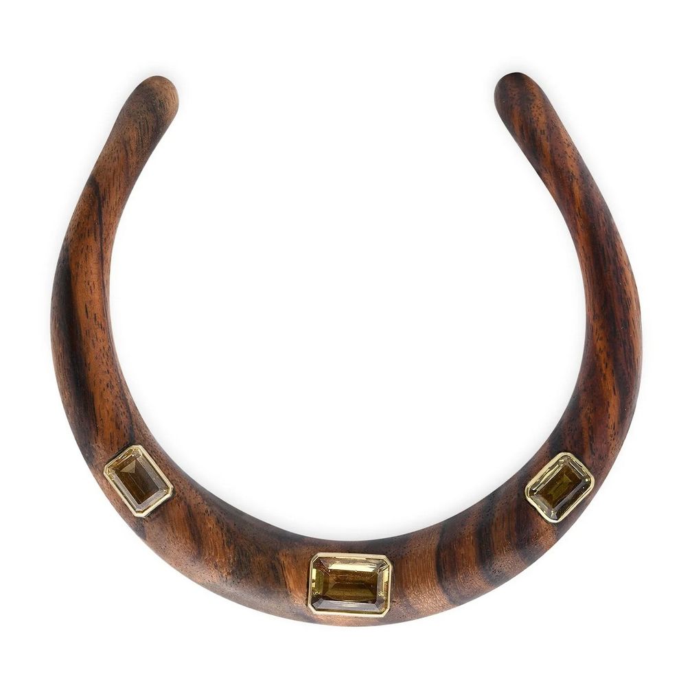 Колье-воротник из 14-каратного желтого золота и резной древесины соно с цитрином от Jen Proudman Jewelry