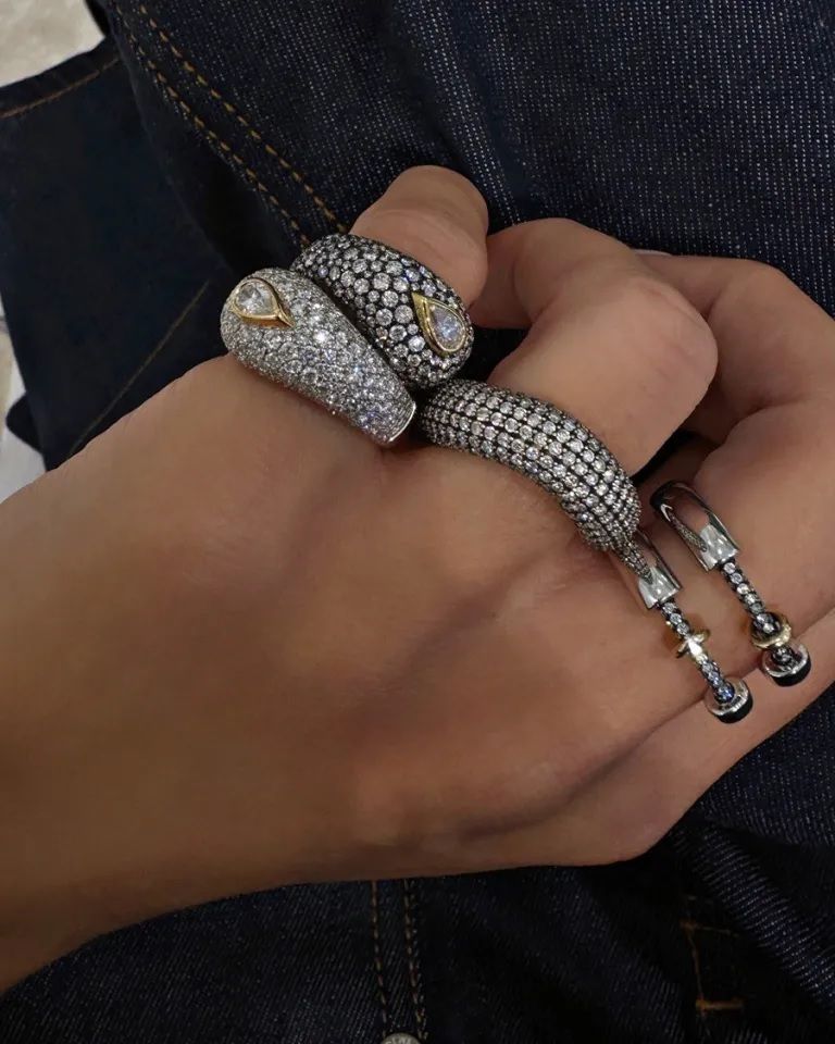 Кольца с чернением придают бриллиантам броский вид, ч. 1