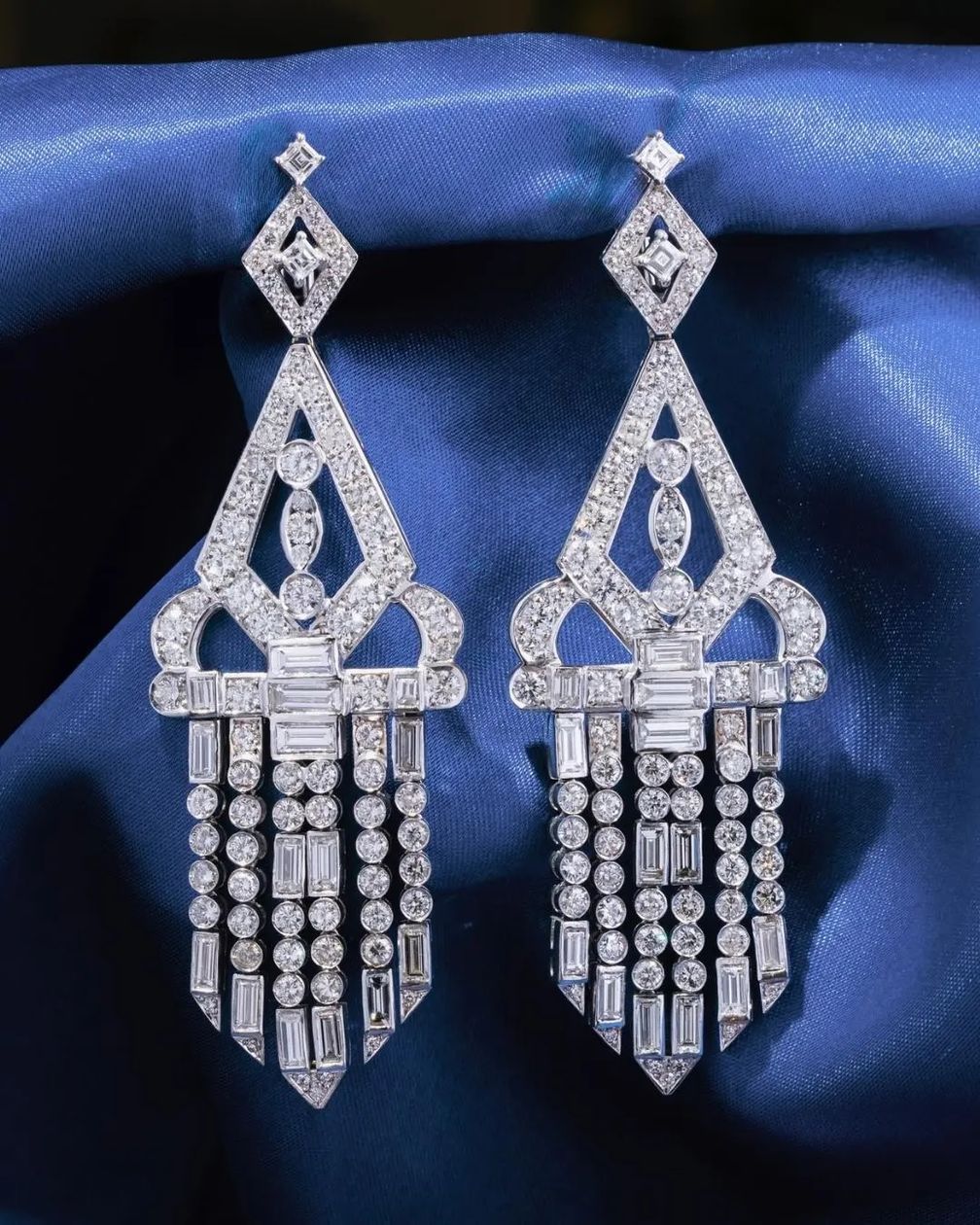 Неподвластная времени элегантность бриллиантовых кисточек, ч. 1