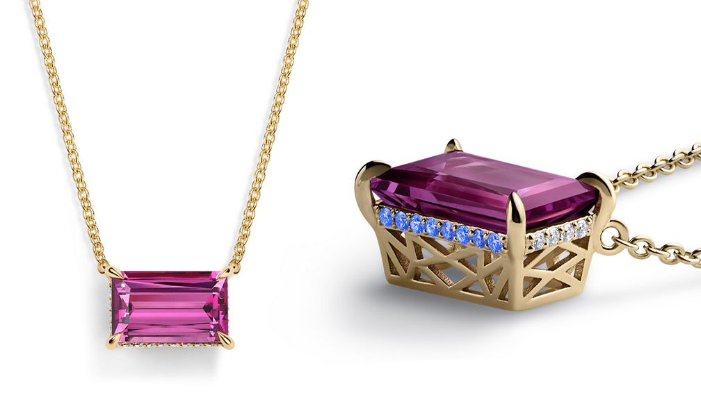 Ожерелье из 14-каратного желтого золота с подвеской из пурпурного граната багетной огранки весом 3,56 карата, не подвергавшегося термической обработке, и бриллиантовыми вставками Ожерелье из 14-каратного желтого золота с подвеской из пурпурного граната багетной огранки весом 3,56 карата, не подвергавшегося термической обработке, и бриллиантовыми вставками