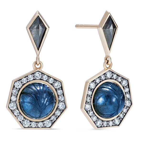 Серьги из 18-каратного серого золота с лабрадоритом общим весом 6,2 карата, серыми бриллиантами общим весом 0,72 карата и белыми бриллиантами общим весом 0,5 карата