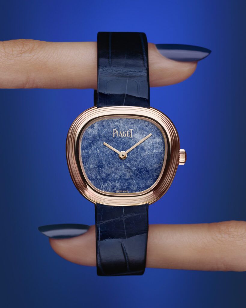 Новые часы Piaget Sixtie с циферблатом из синего мраморного кварца. Фото: Piaget Новые часы Piaget Sixtie с циферблатом из синего мраморного кварца. Фото: Piaget