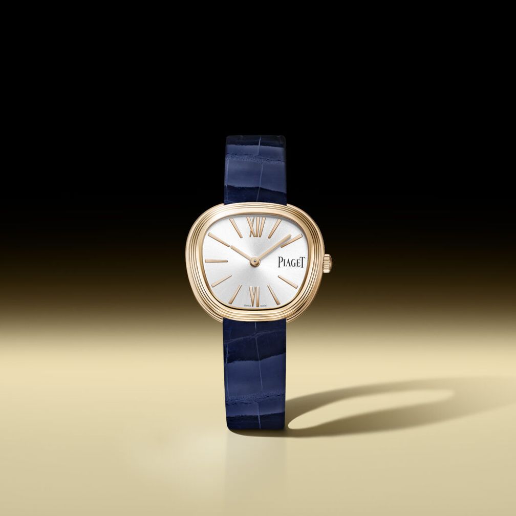 Новые часы Piaget Sixtie из розового золота с синим ремешком. Фото: Piaget Новые часы Piaget Sixtie из розового золота с синим ремешком. Фото: Piaget