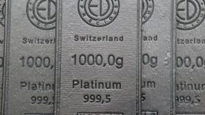 Потребители переходят на платину из-за роста цен на золото