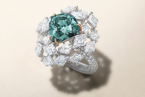 Рекордный бриллиант яркого сине-зеленого цвета может стоить $ 12,8 млн