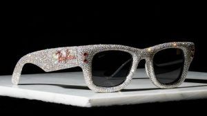 Солнцезащитные очки с бриллиантами сверкают с античных времен, ч. 2