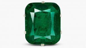 Sotheby’s представит 33-каратный изумруд в Гонконге