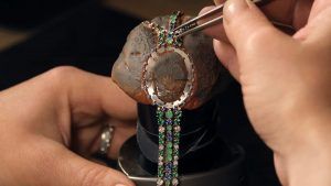 Станьте мастером в сфере искусства с новой программой стипендий Cartier
