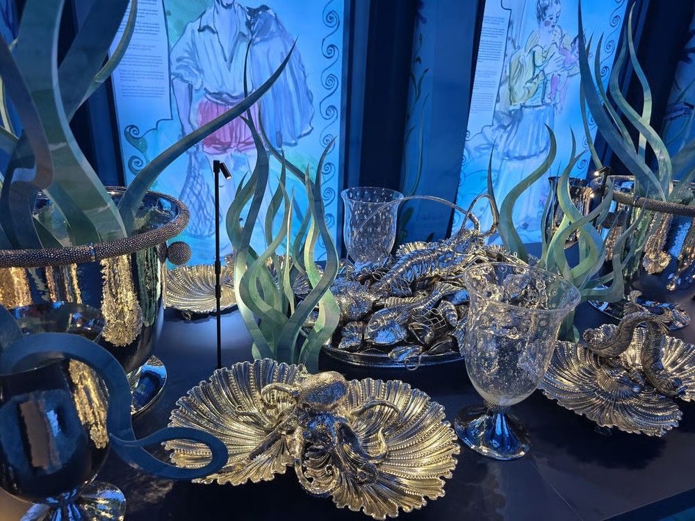 Экспозиция Aquae Mirabiles от Buccellati на выставке Fuorisalone 2026. Фото: Buccellati