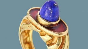 Это скульптурное кольцо от Элизабет Гейдж — смелое и красивое