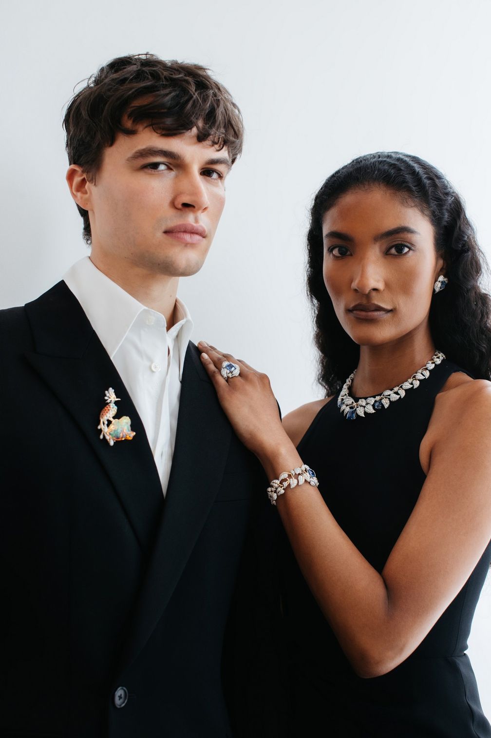 Изделия из коллекции ювелирных украшений Blue Book 2026: Hidden Garden. Фото: Лекси Морленд / WWD