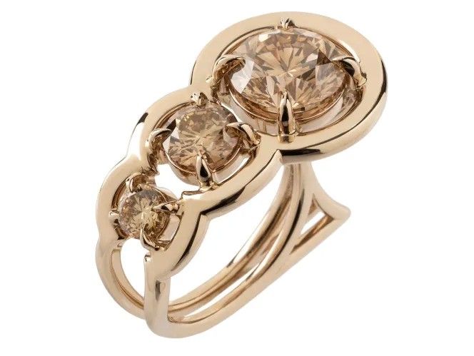 Кольцо Waves («Волны») от Ara Vartanian из желтого золота с коричневыми бриллиантами