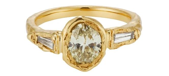 Кольцо Armach (можно перевести с шотландского как «Вооружен») от Ellis Mhairi Cameron из желтого золота с лимонными бриллиантами