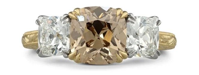 Кольцо из желтого золота с желто-коричневыми бриллиантами от Hancocks London
